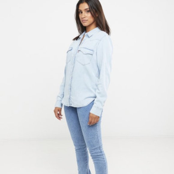 Levi's Tops - Levi's, light wash classic western relaxed button down shirt sz XXL